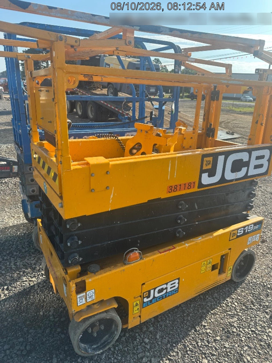 2019 Genie GS-1930 Fixed Rails with Chain Entry