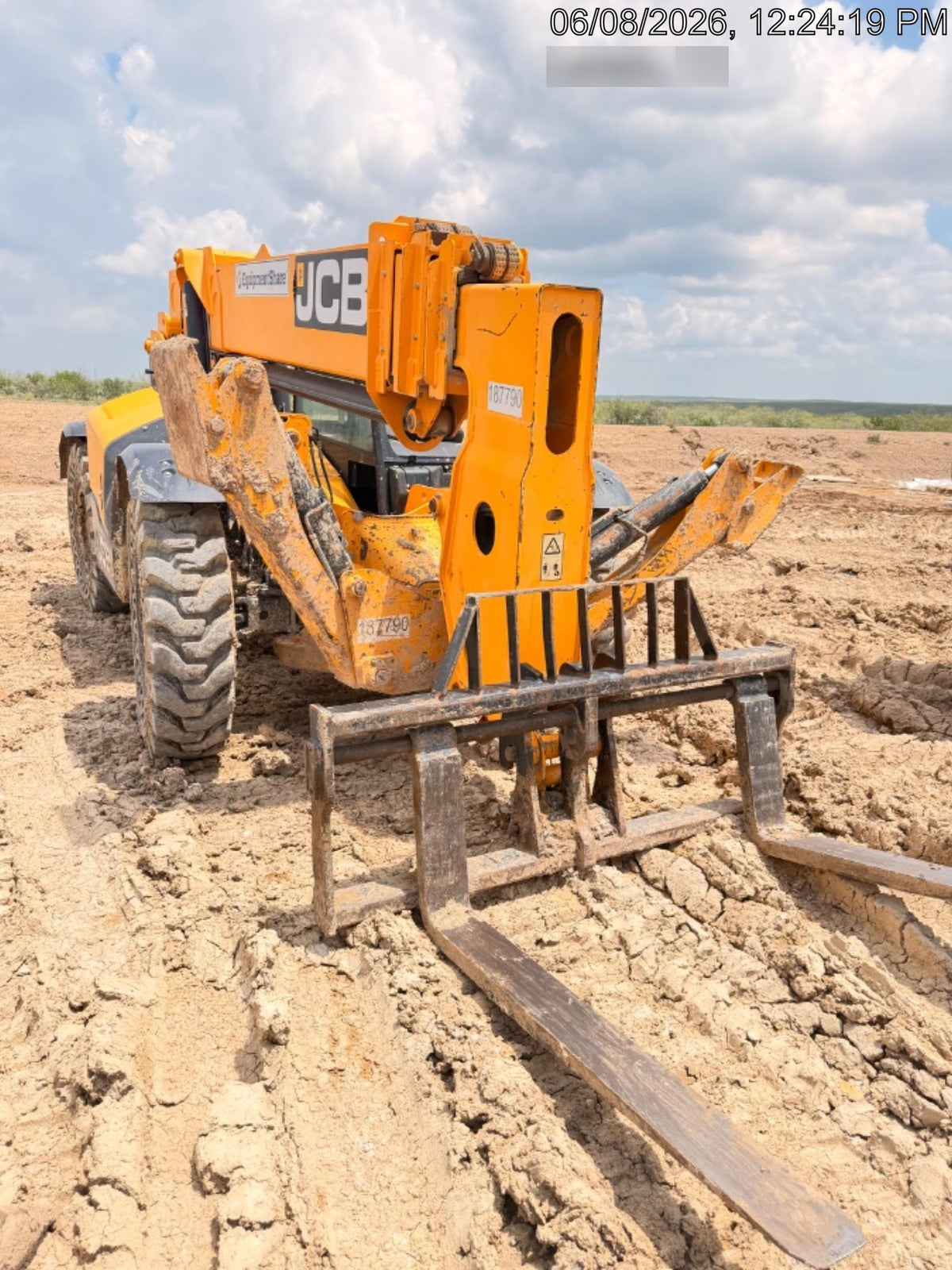 2021 JCB 510-56