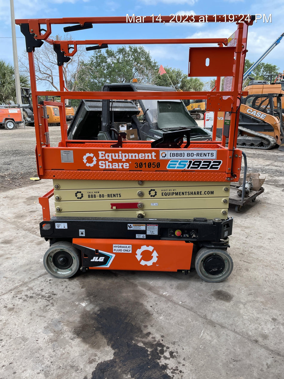 2023 JLG ES1932