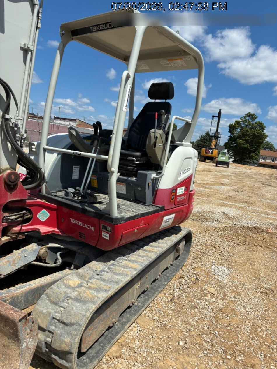 2021 TAKEUCHI TB250-2