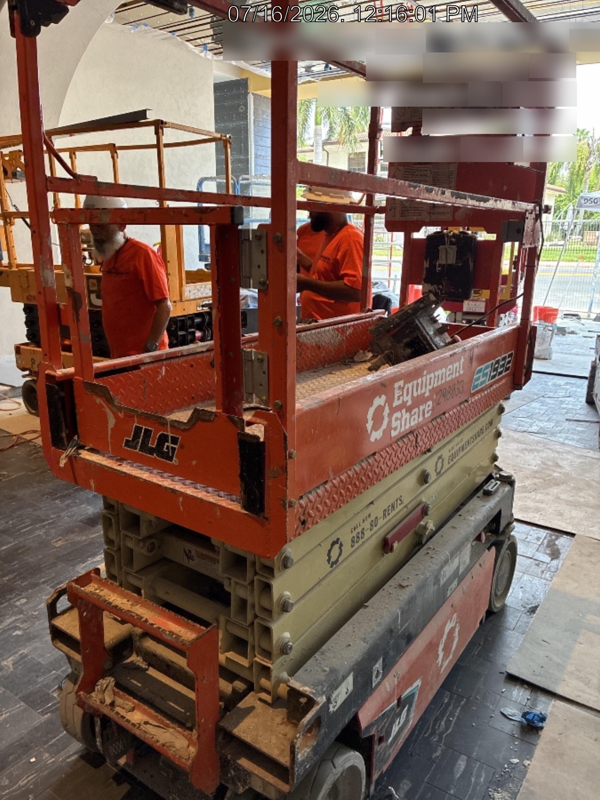 2023 JLG ES1932