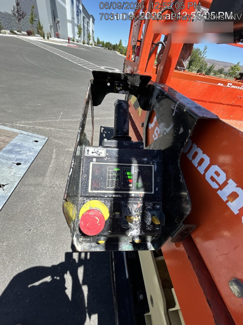 2022 JLG ES3246