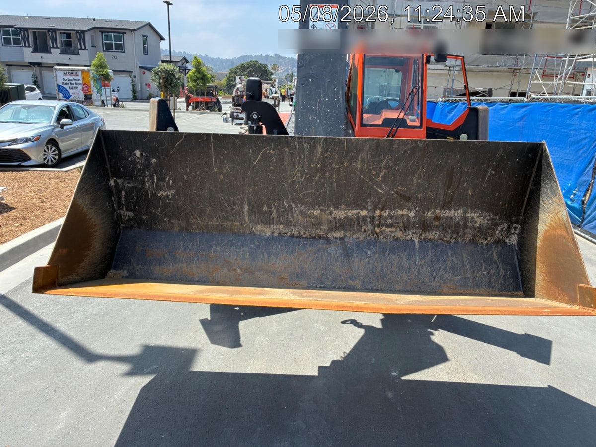 2025 JLG 1001100823