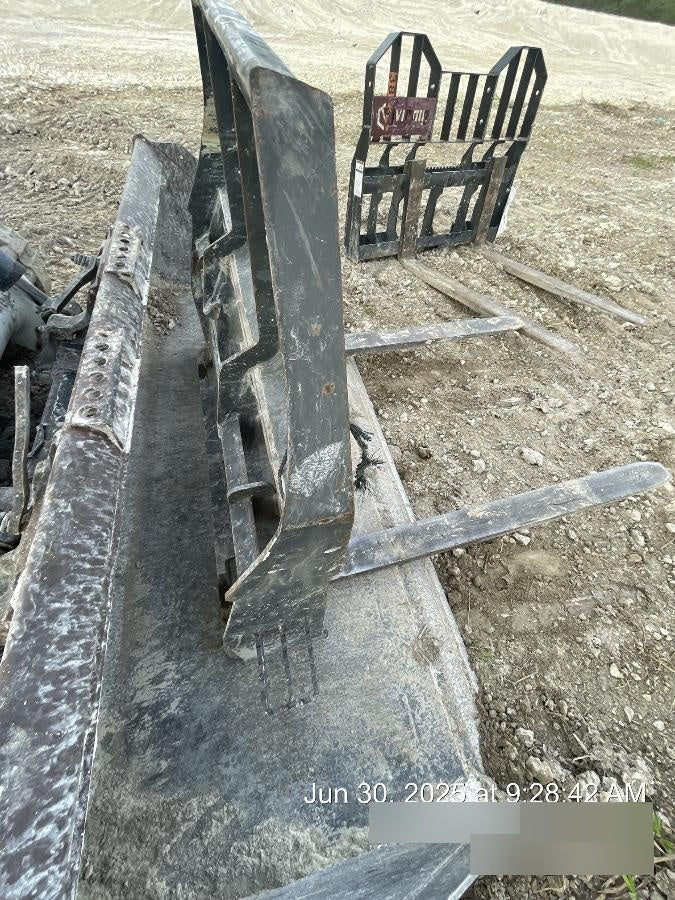2022 ARROW MATERIAL HANDLING 48" Pallet Forks - Arrow