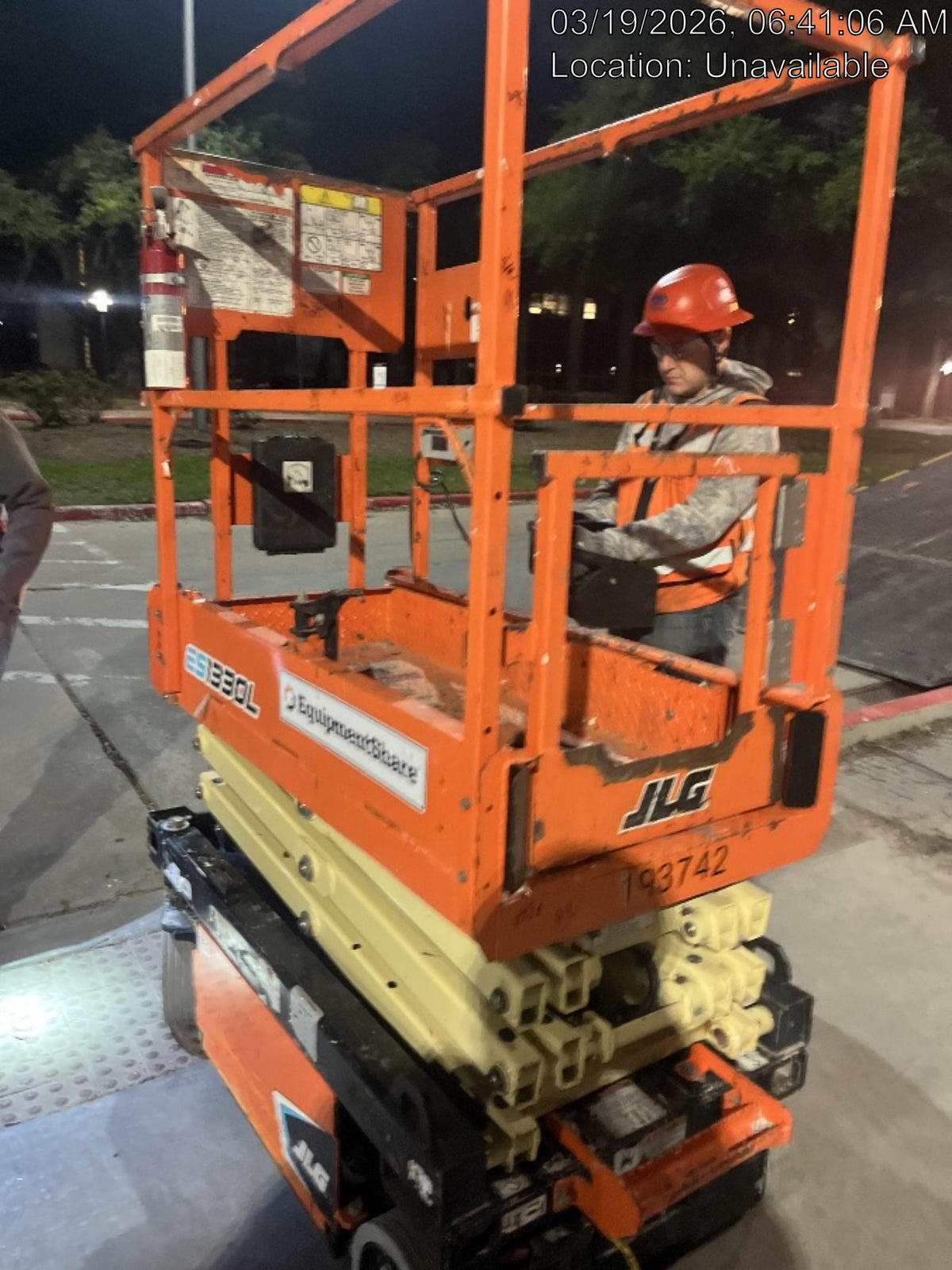 2021 JLG ES1330L