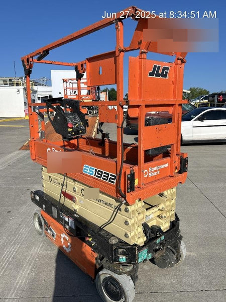 2022 JLG ES1932