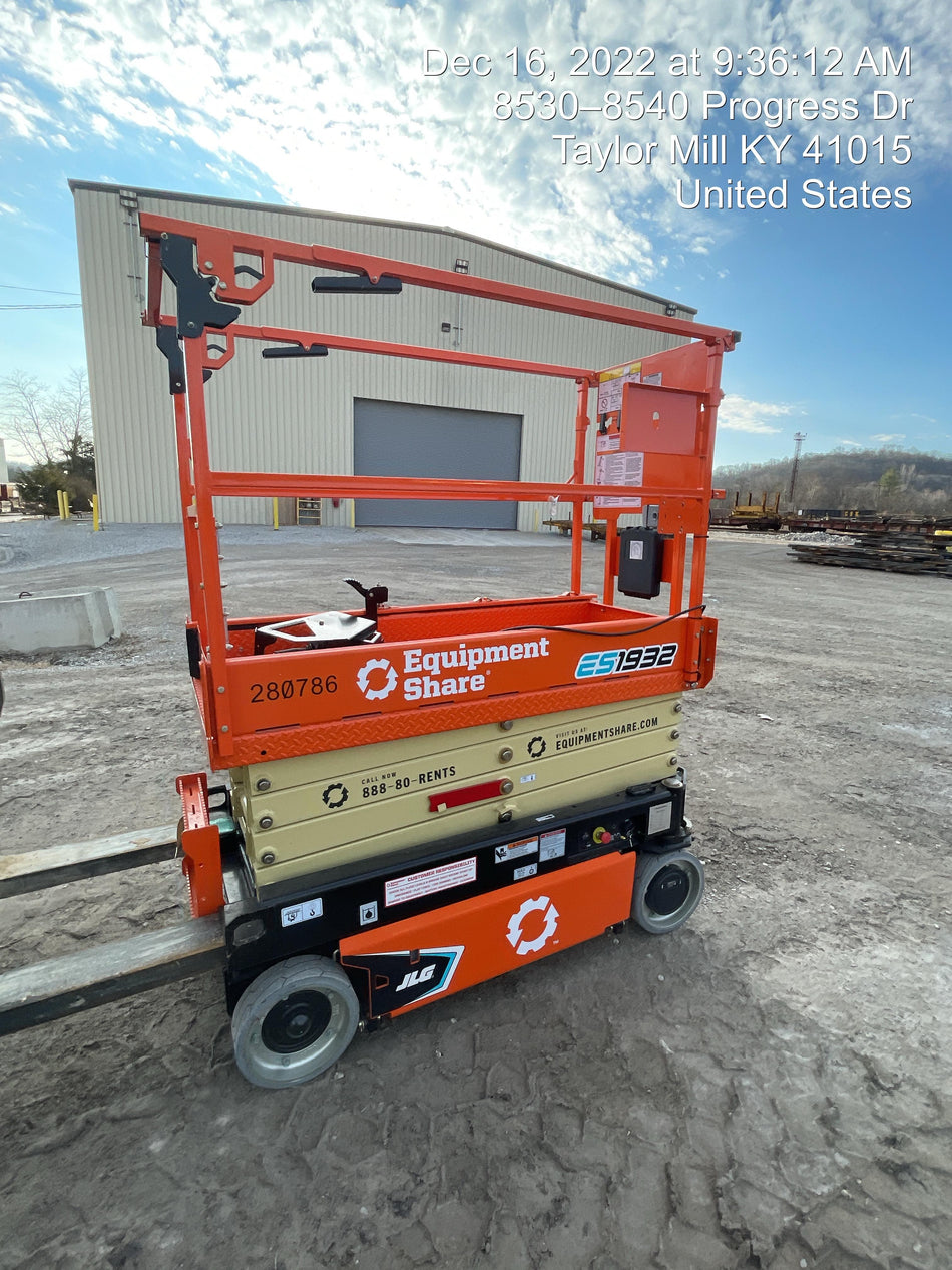 2022 JLG ES1932