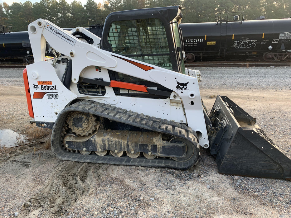 2021 BOBCAT T740
