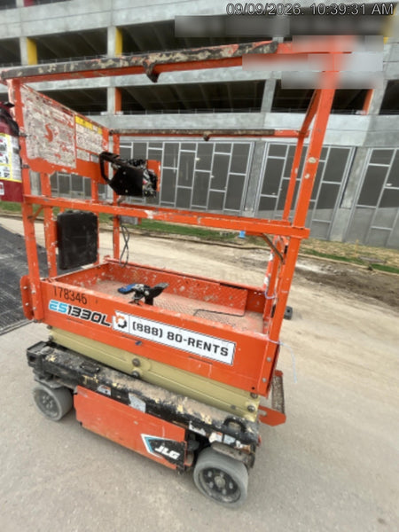 2021 JLG ES1330L