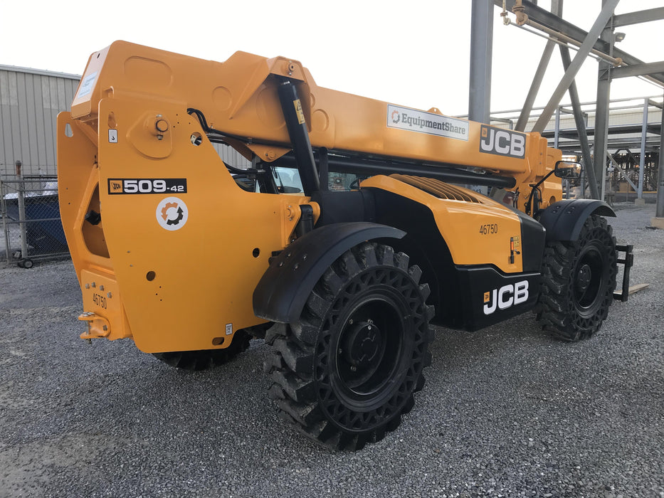 2019 JCB 509-42 Cab/Heat/Air, 74 HP, Solid Tires, STD Worklight, Beacon, Aux Hydraulics, Lifting Eye, Back up Alarm w/66" Carriage/60" Forks