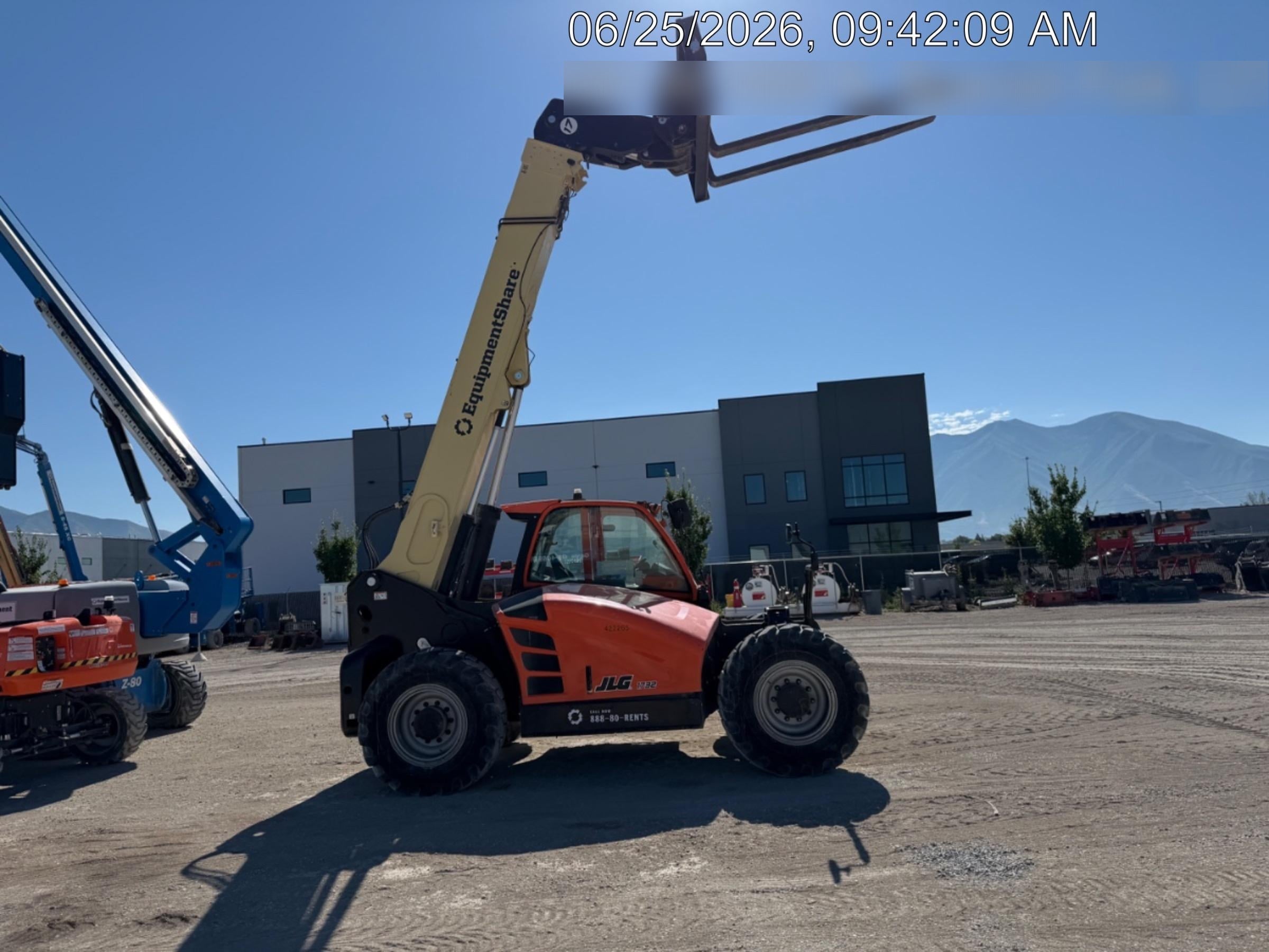 2024 JLG 1732