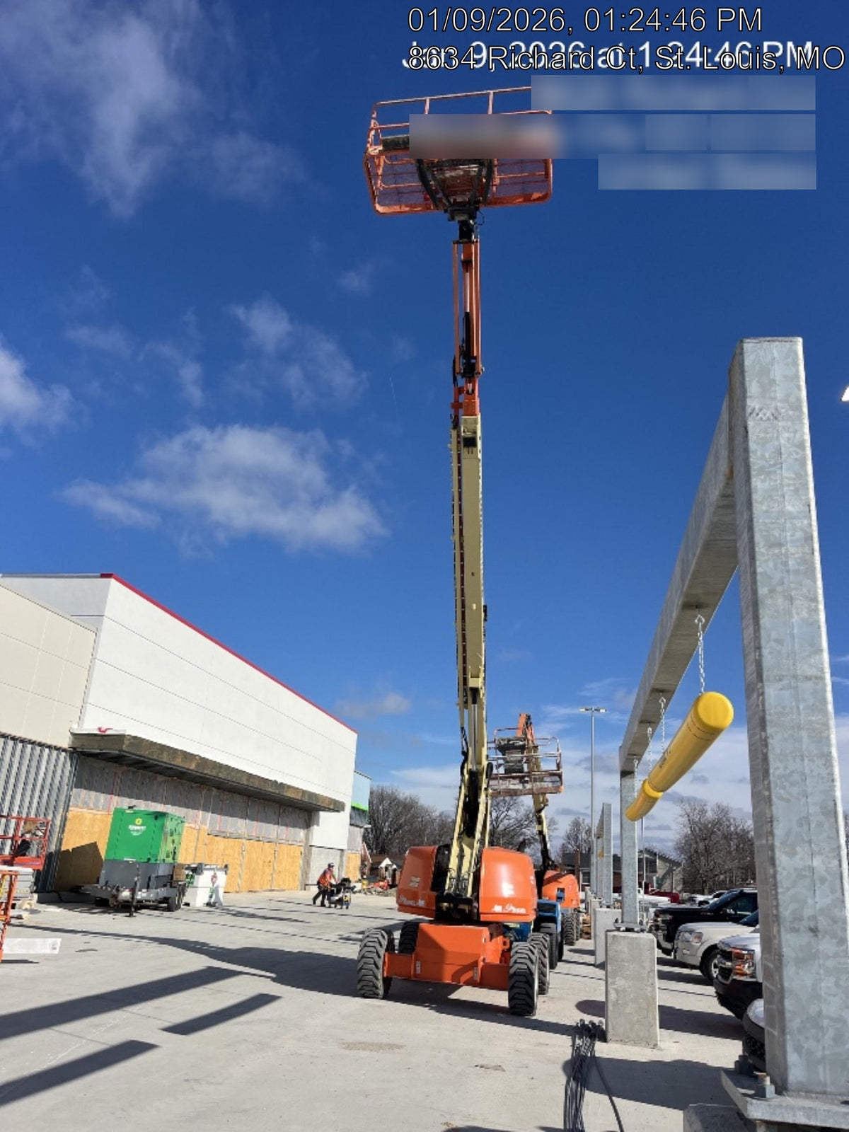 2022 JLG 660SJ