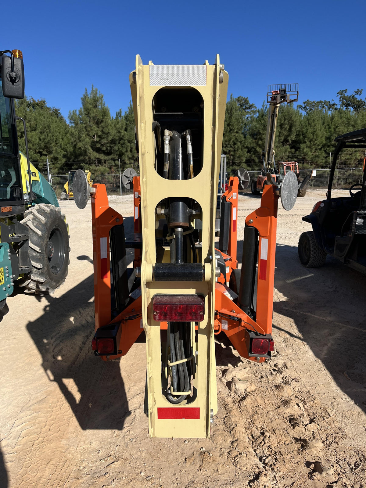 2023 JLG T350