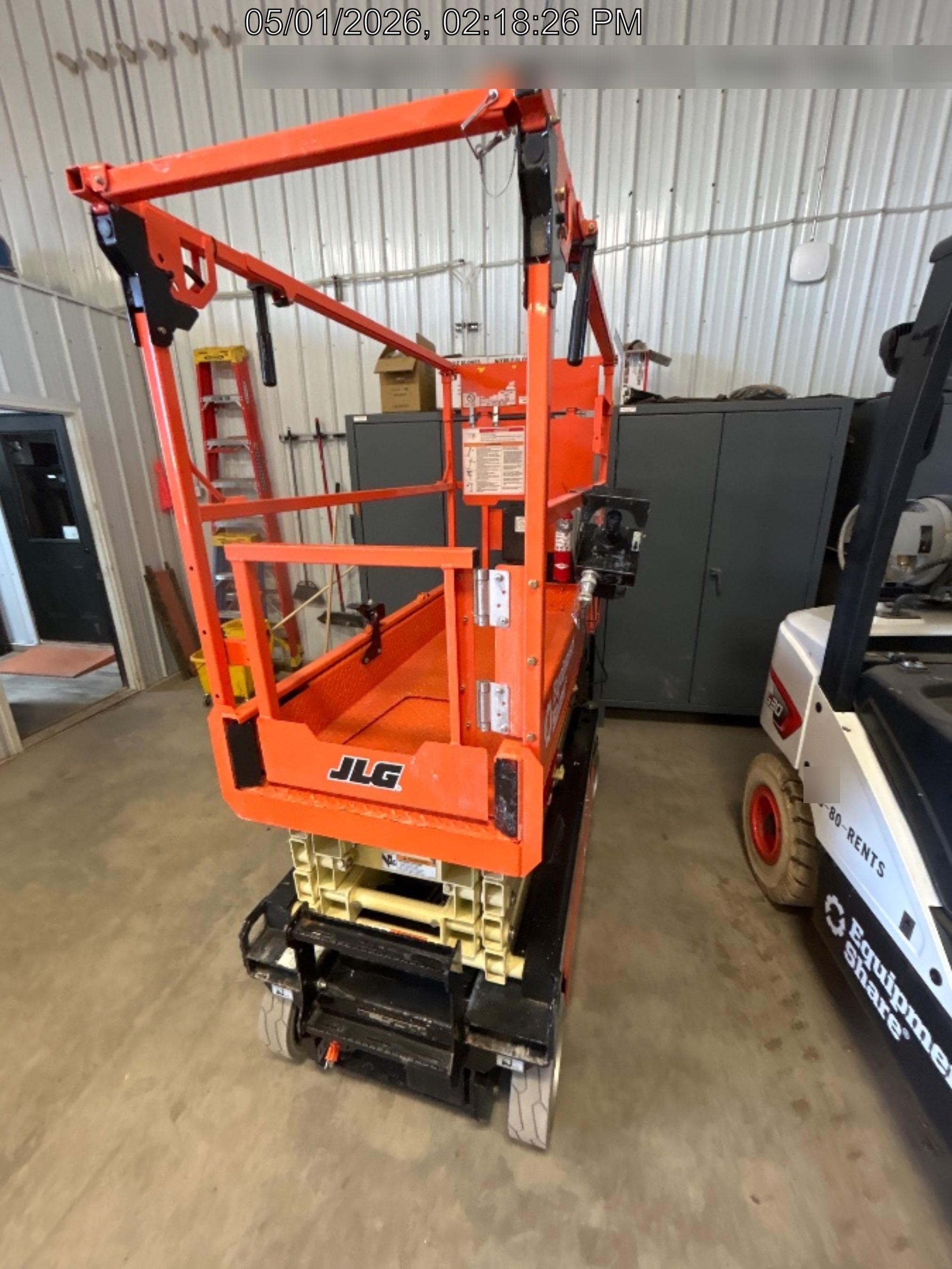 2025 JLG ES1932