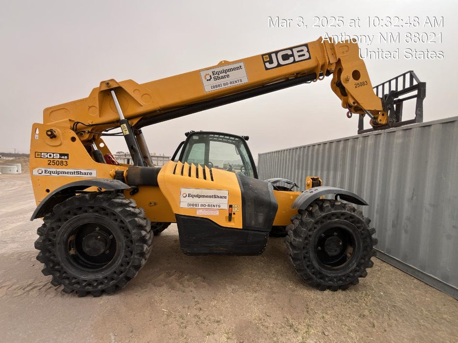 2019 JCB 509-42 74 HP w/CAB/HVAC, Beacon, Aux Hydraulics, Worklights, Solid Tires w/60" Carriage/Forks