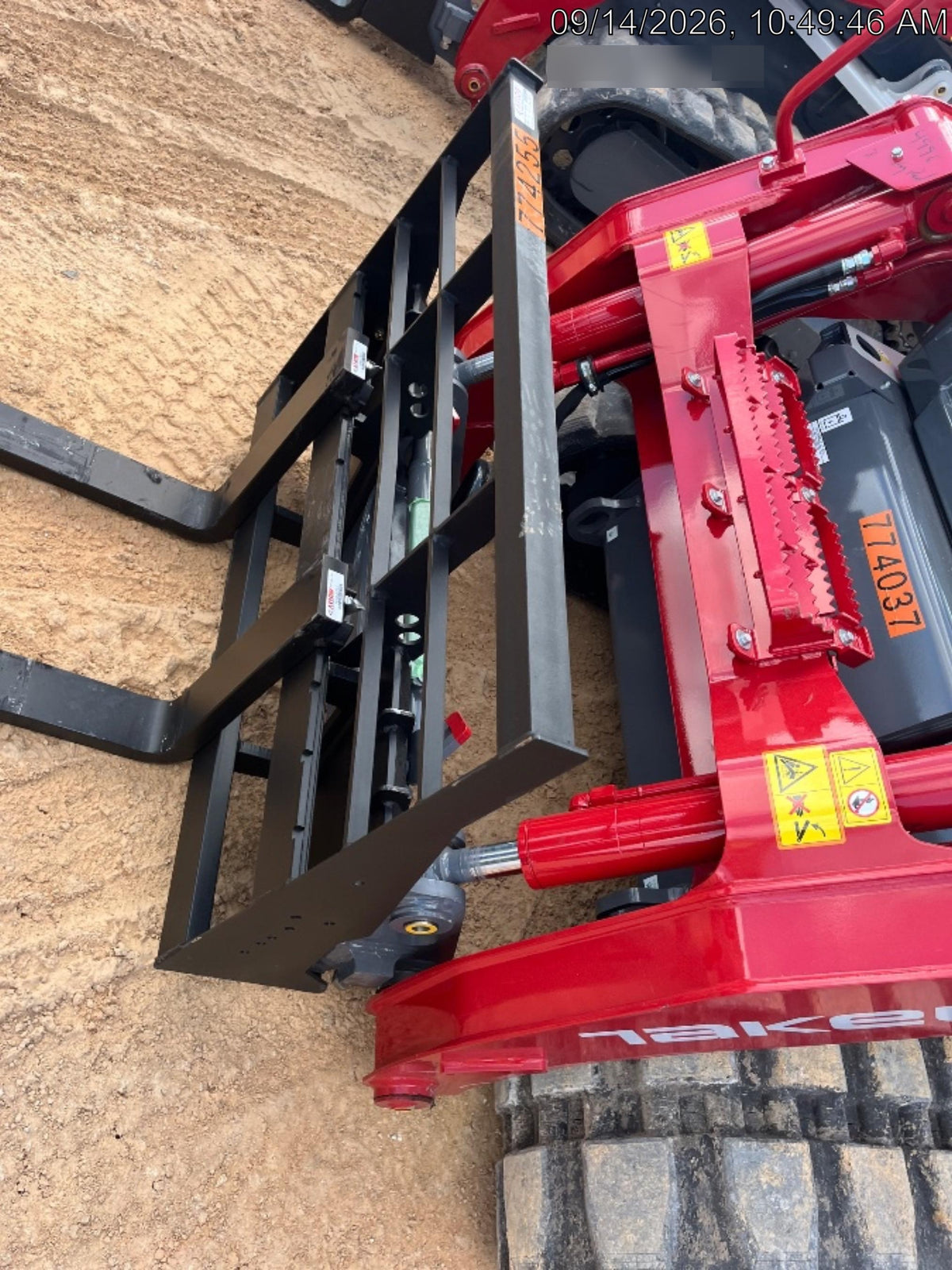 2026 ARROW MATERIAL HANDLING 72" Pallet Forks - Arrow