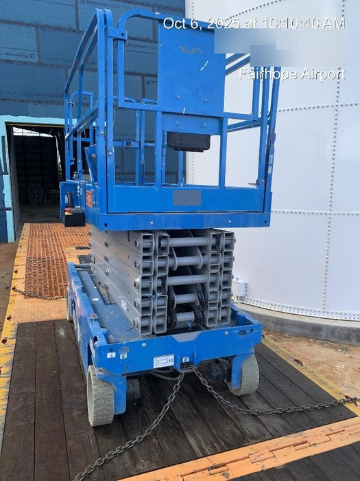 2019 Genie GS-4047 Folding rails with half height swing gate