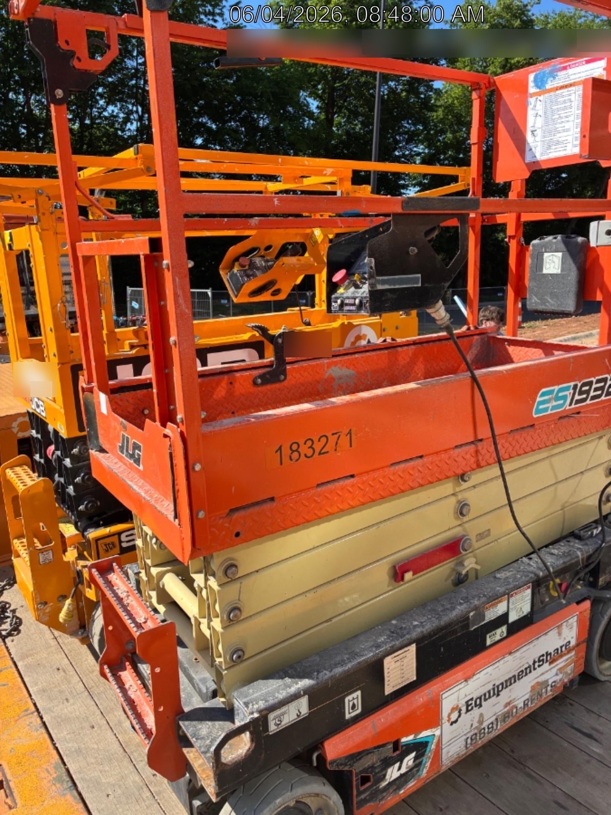 2021 JLG ES1932