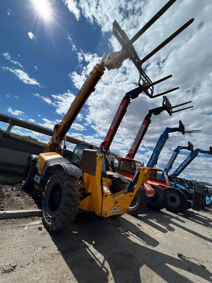 2021 JCB 510-56