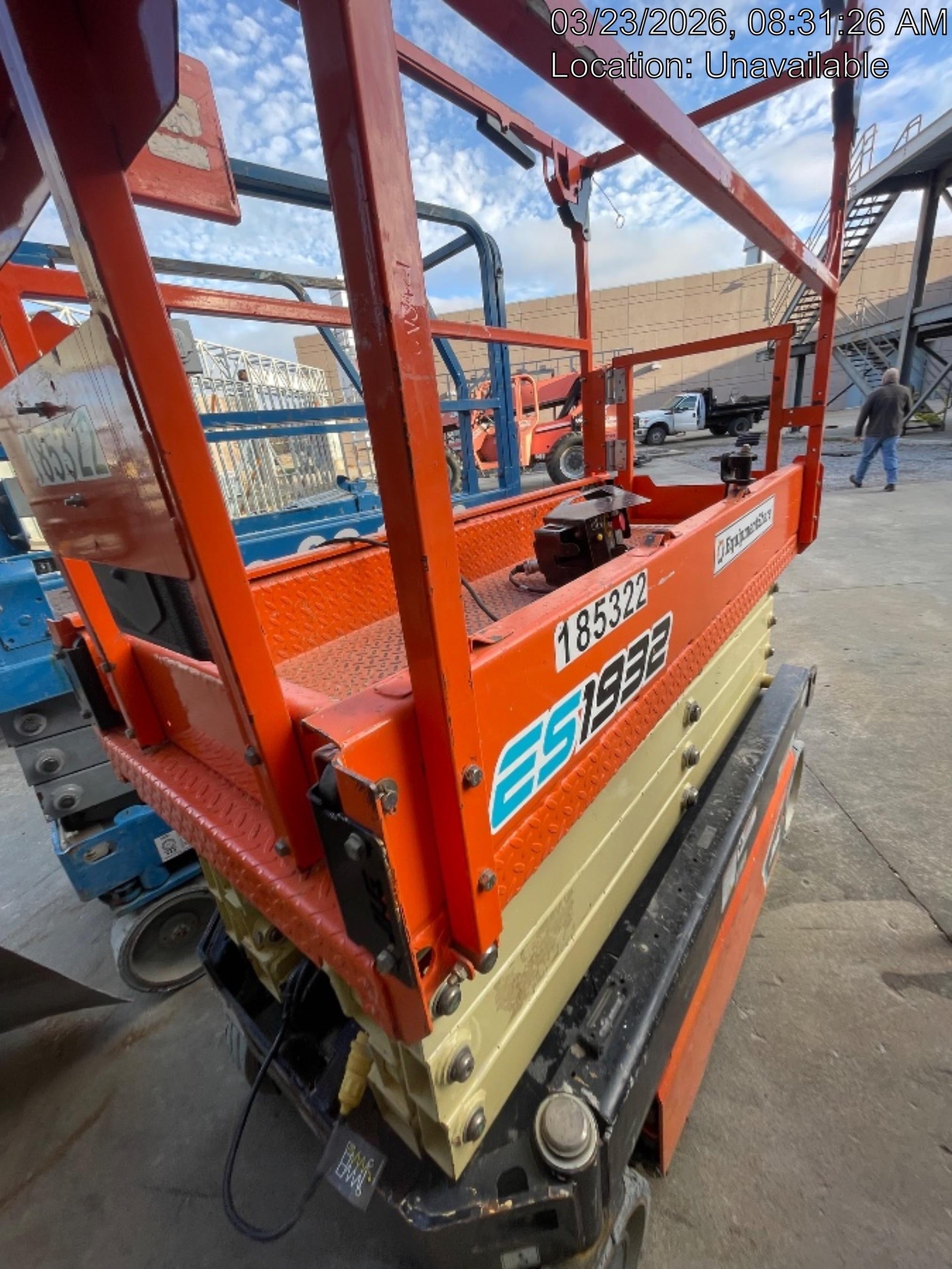 2021 JLG ES1932