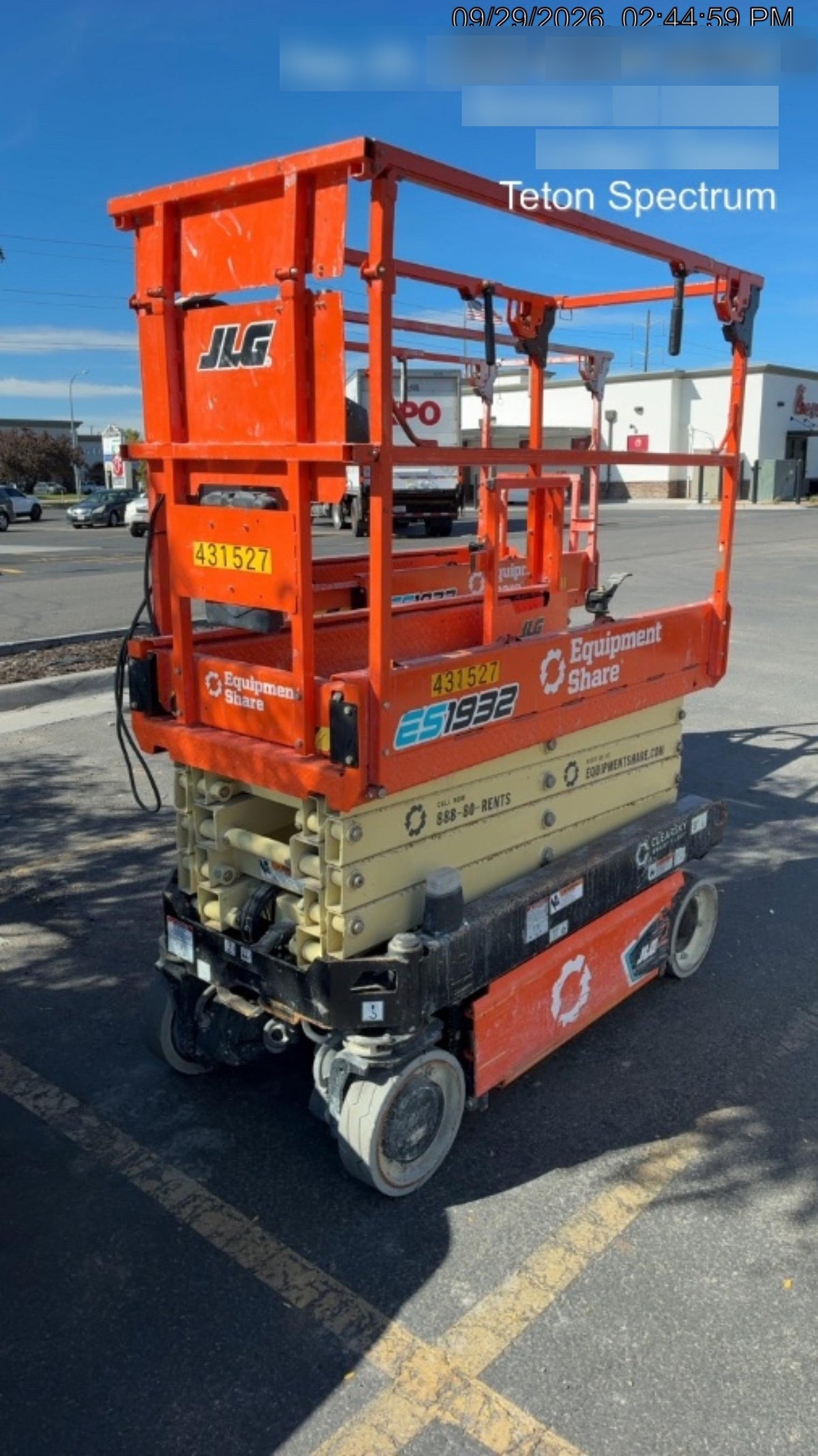 2024 JLG ES1932