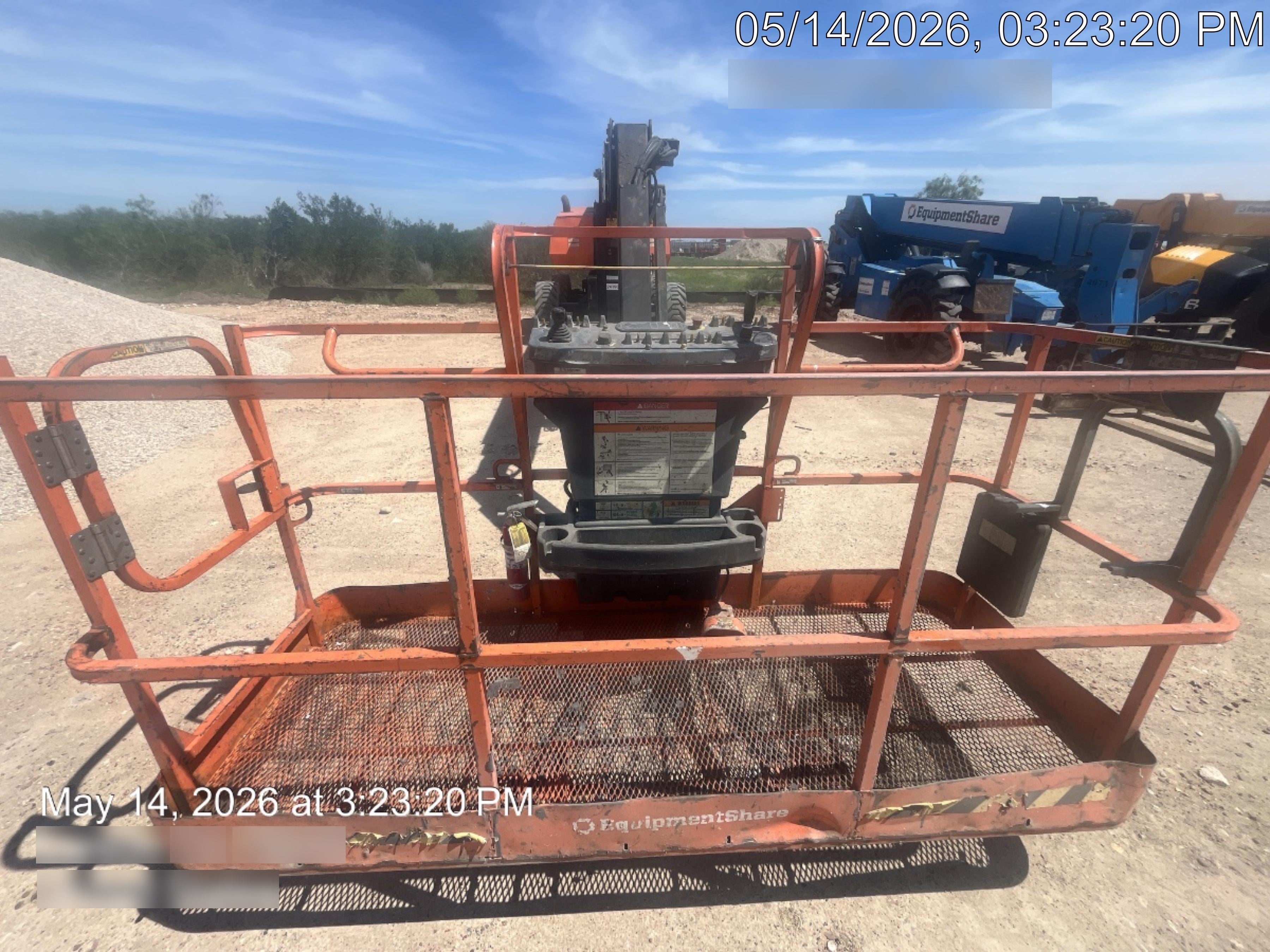 2023 JLG 860SJ