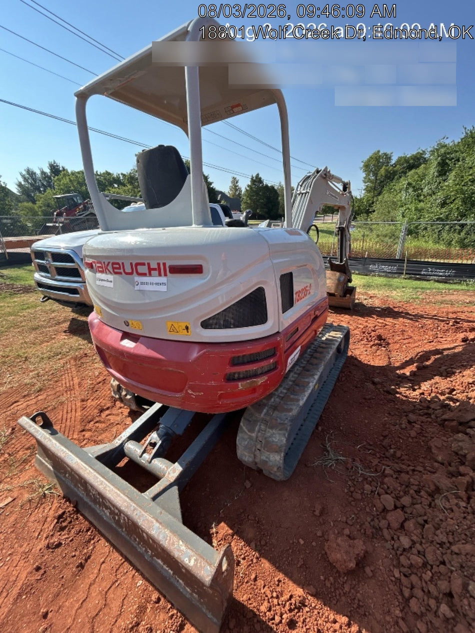 2022 TAKEUCHI TB235-2R