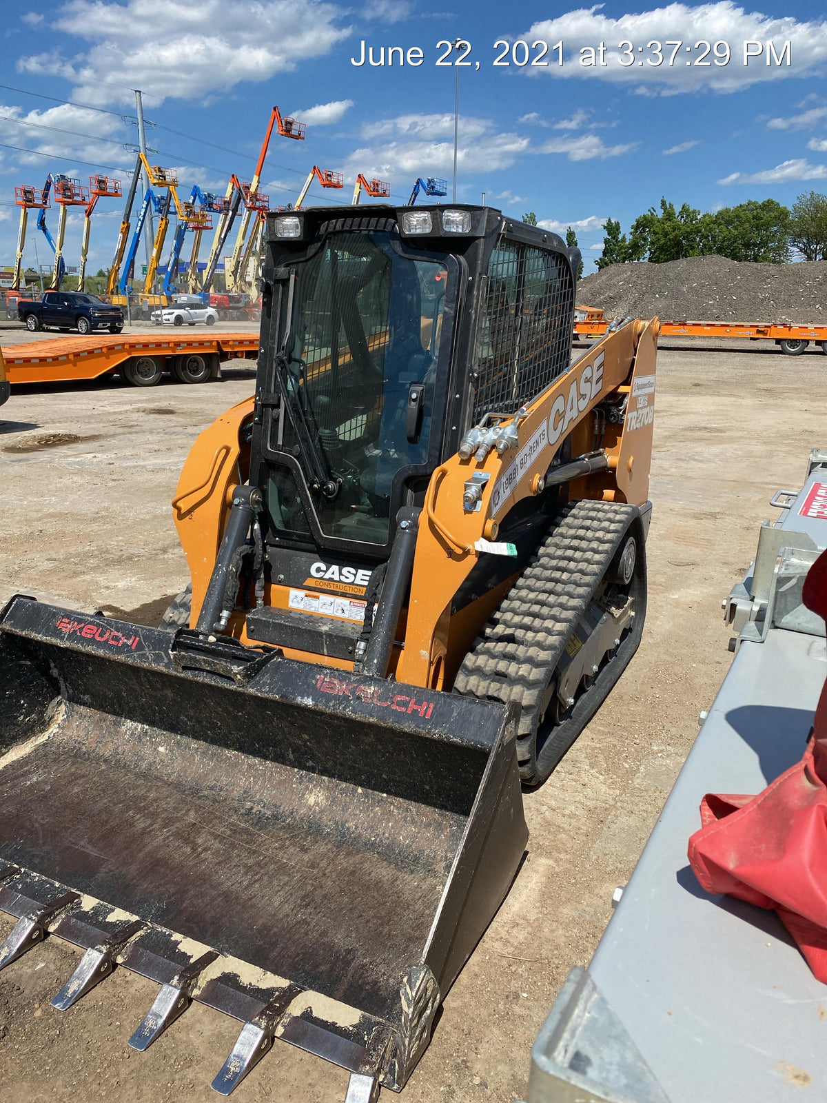 2021 CASE TR270B
