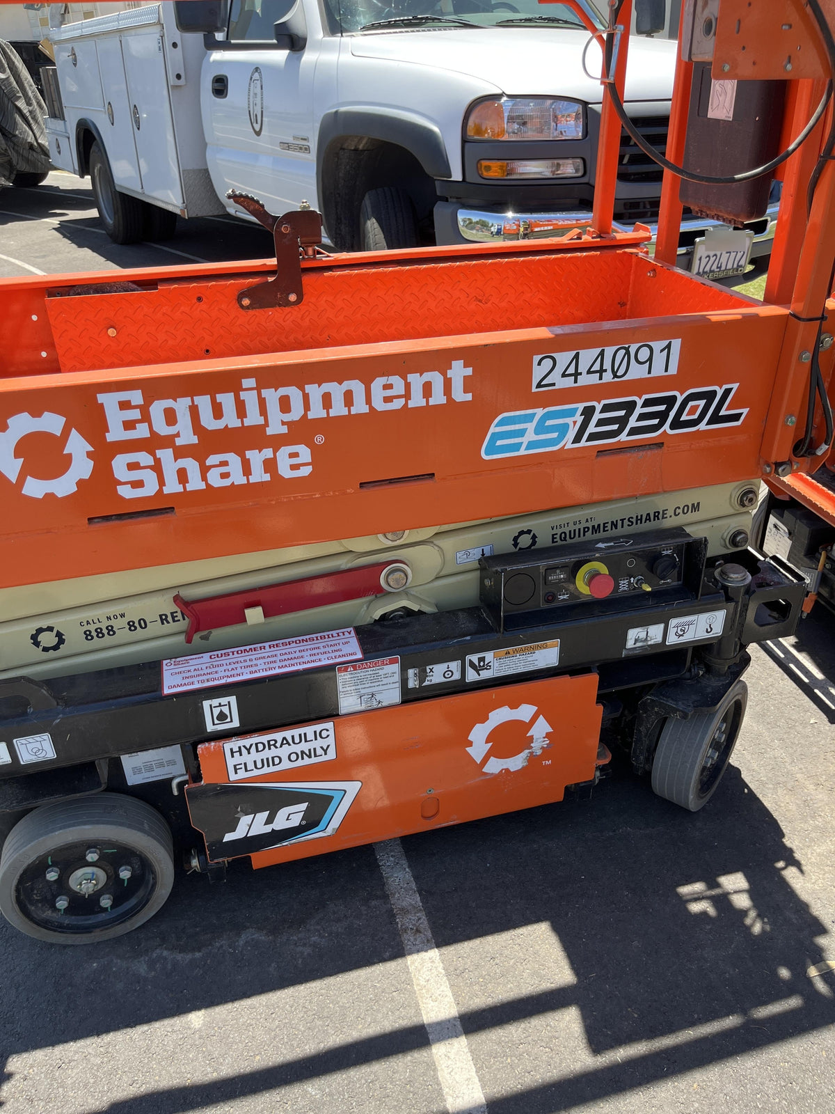 2022 JLG ES1330L