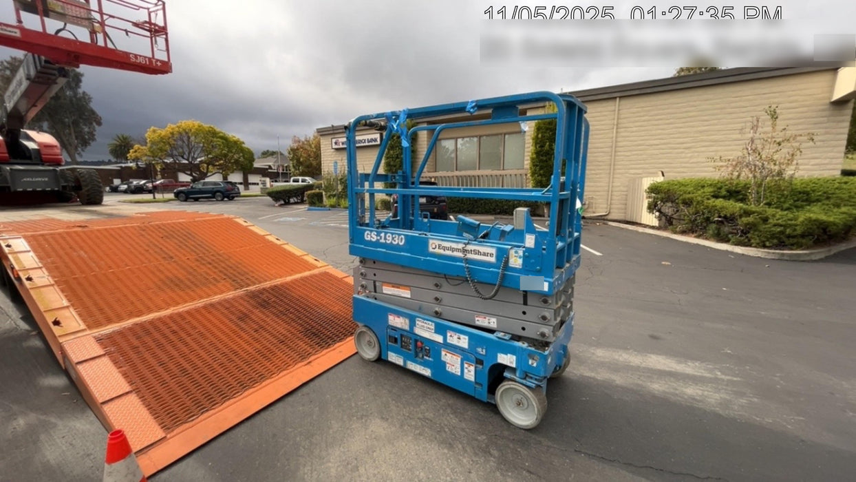 2019 Genie GS-1930 Half Height Swing Gate, 800W Inverter