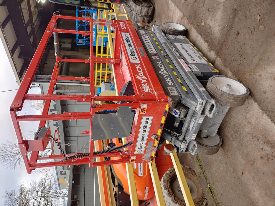 2020 Skyjack SJIII-3220 Solid NM Tires, Half height spring hinged entry gate, Dual Beacons, 6' Powered Extension Deck