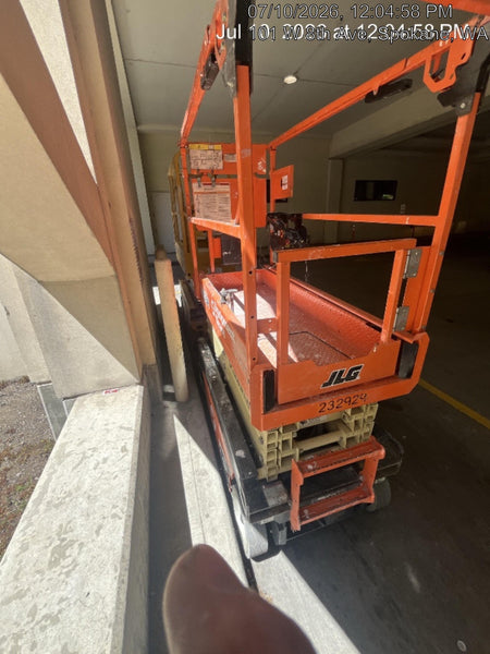 2022 JLG ES1932