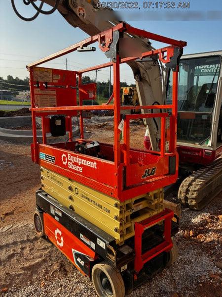 2023 JLG ES1932