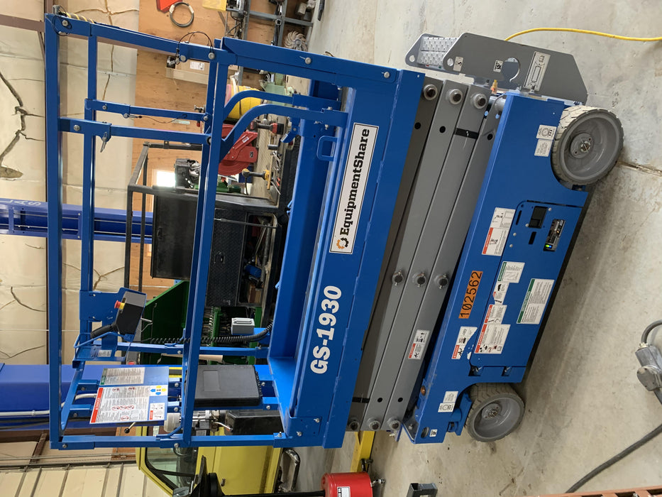 2020 Genie GS-1930 Solid Non Marking Tires, Beacon, Folding rails with half height swing gate, 800W Inverter