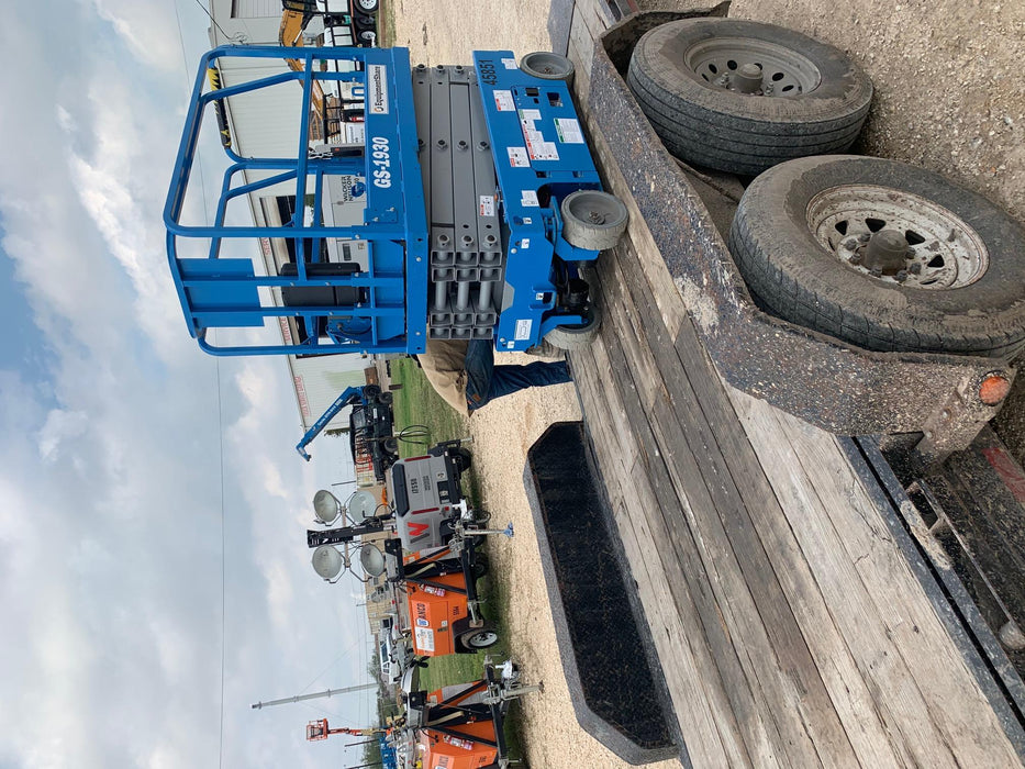 2019 Genie GS-1930 Fixed rails with chain Entry