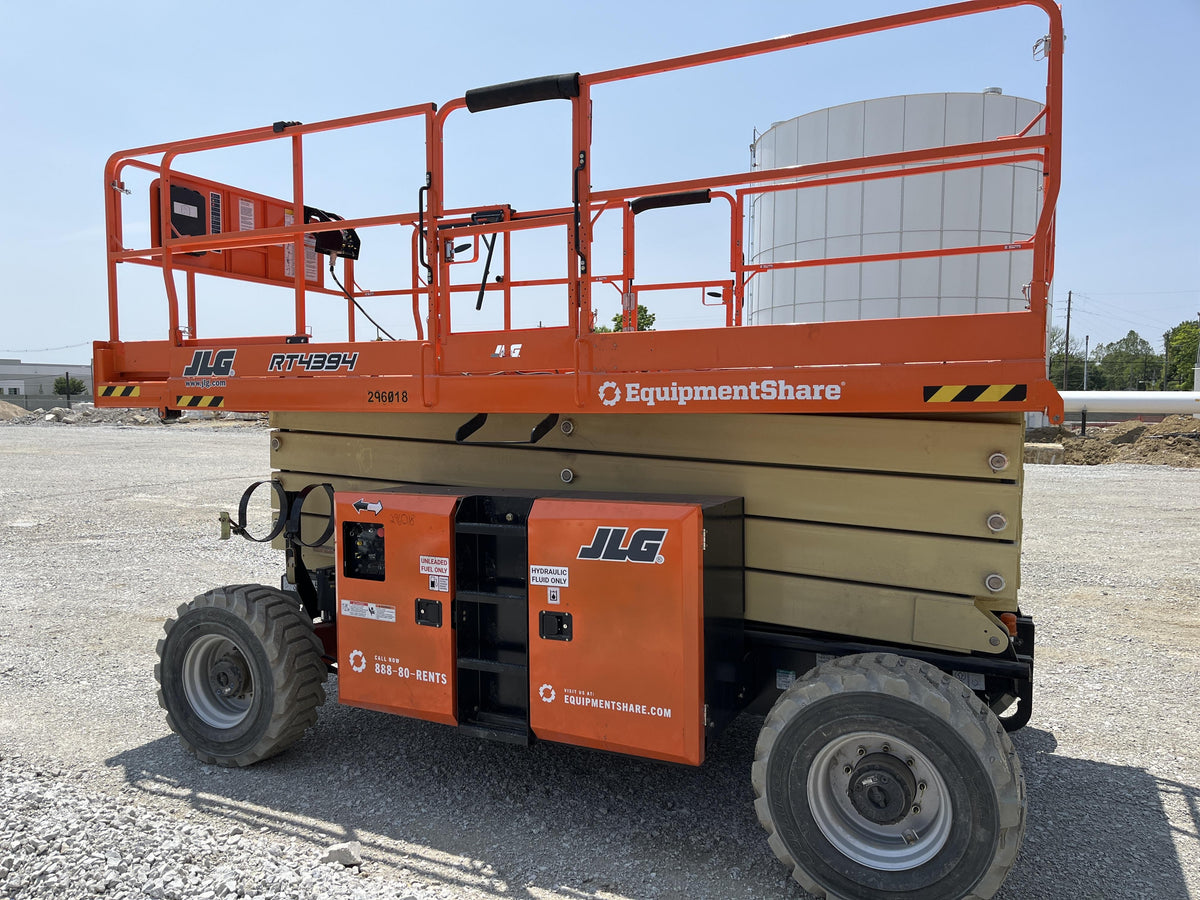 2023 JLG RT4394