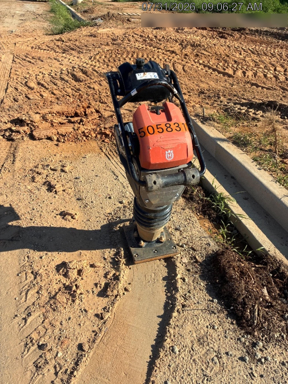 2025 HUSQVARNA LT6005