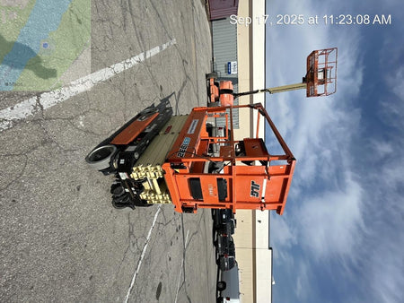 2021 JLG ES1932