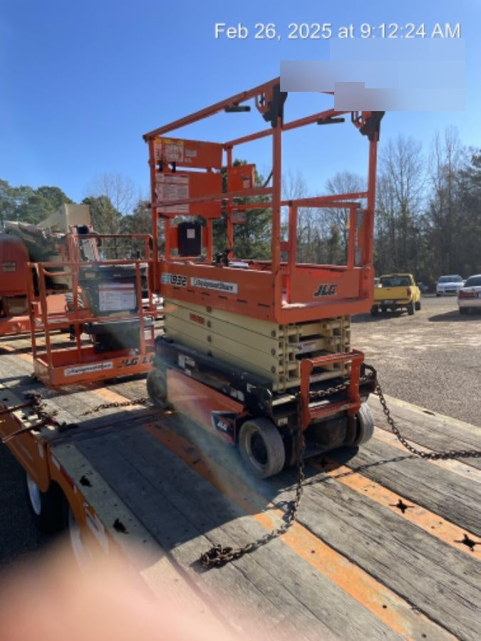 2021 JLG ES1932