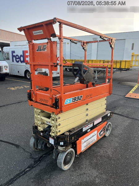 2022 JLG ES1932