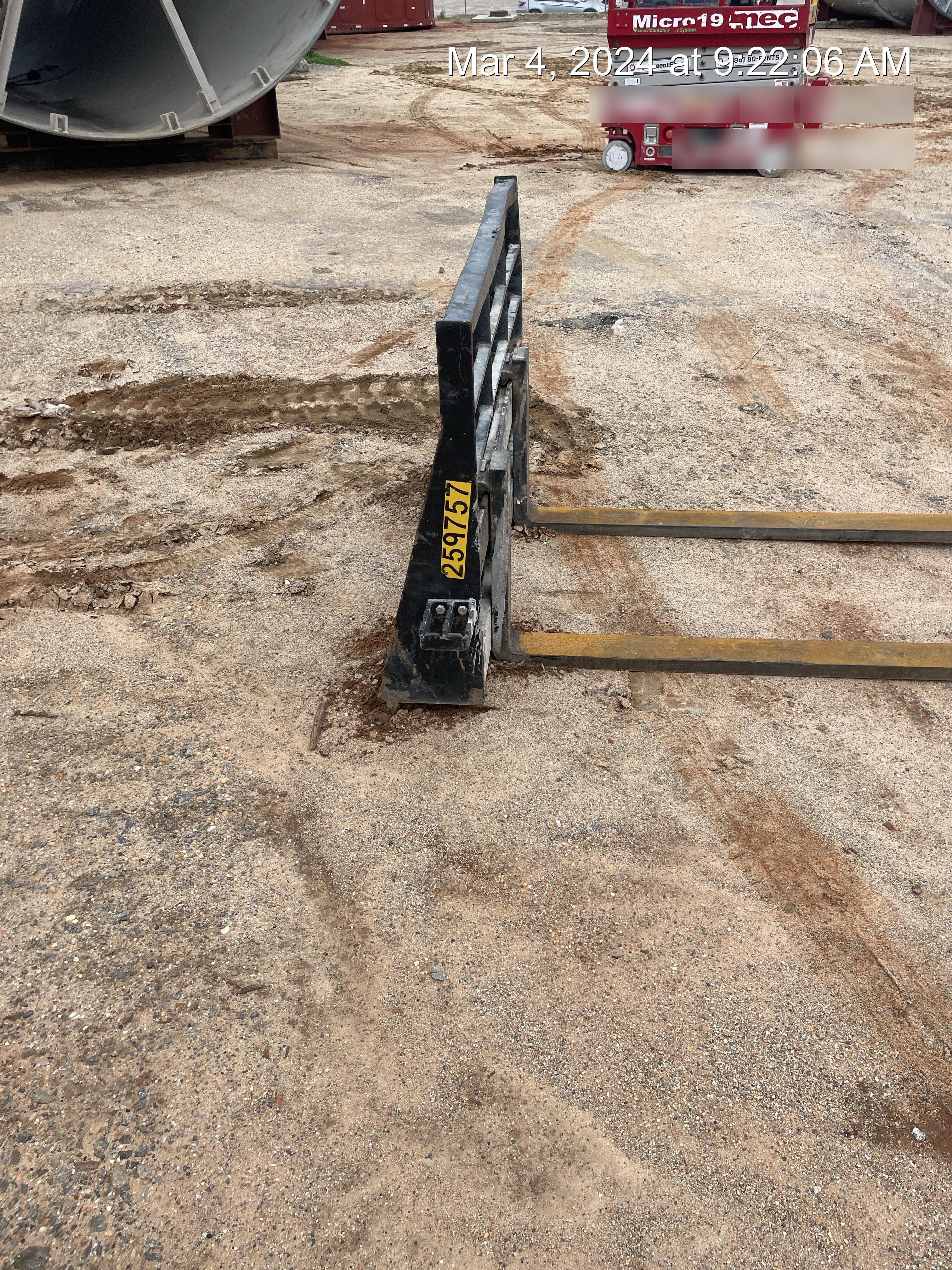 2022 ARROW MATERIAL HANDLING 72" Pallet Forks - Arrow