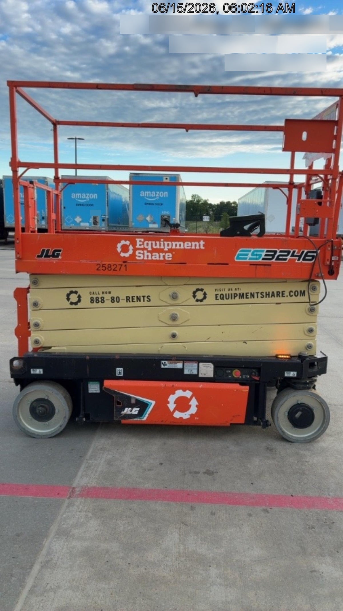 2022 JLG ES3246