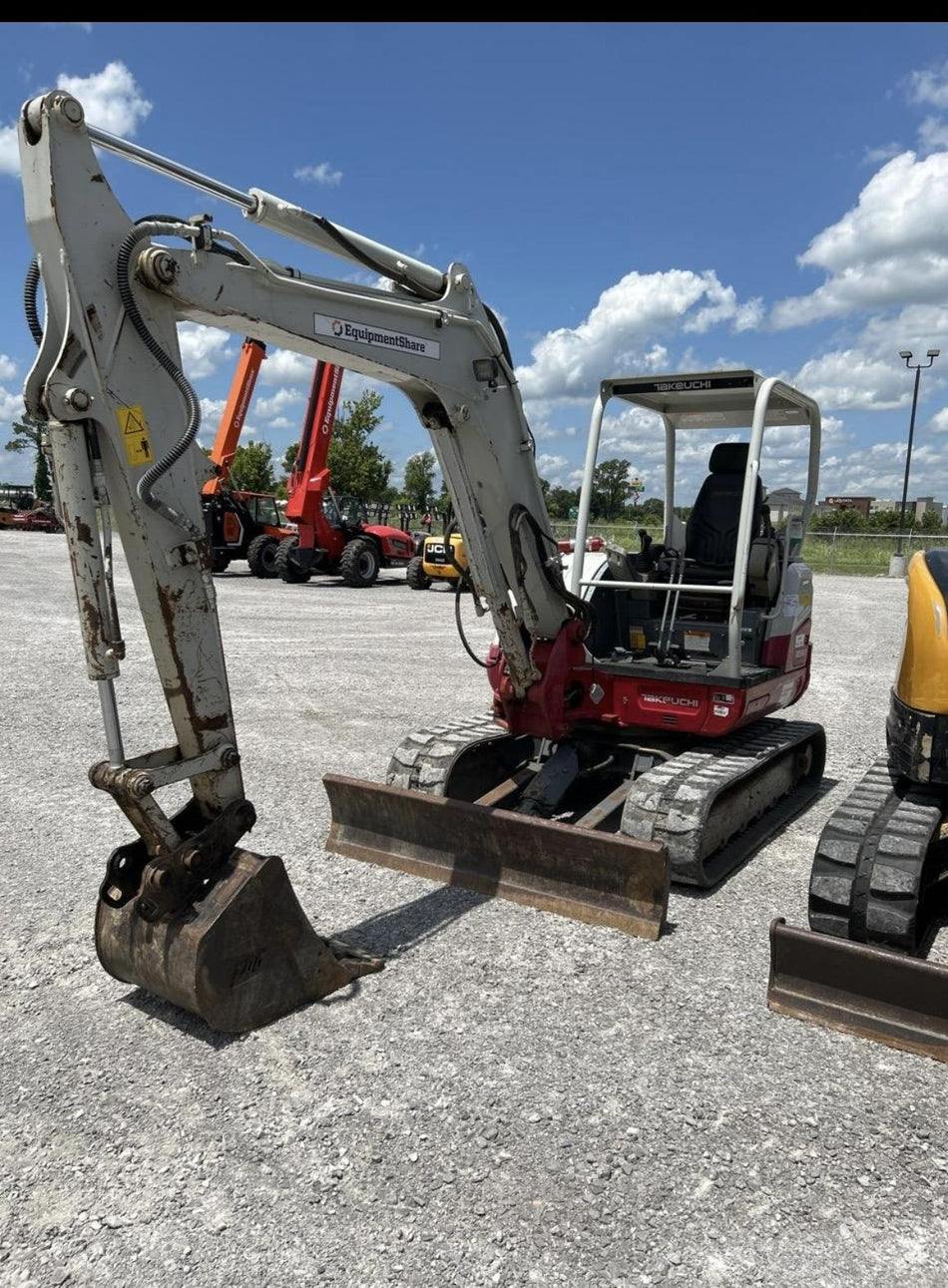 2021 TAKEUCHI TB250-2