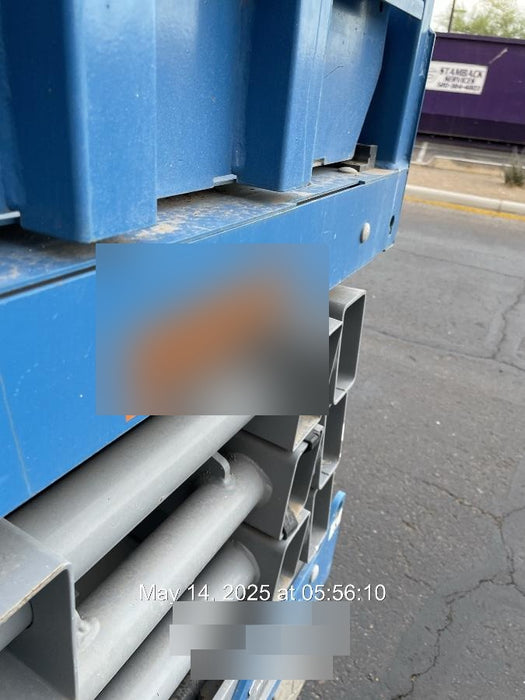 2019 Genie GS-2632 Folding rails with half height swing gate