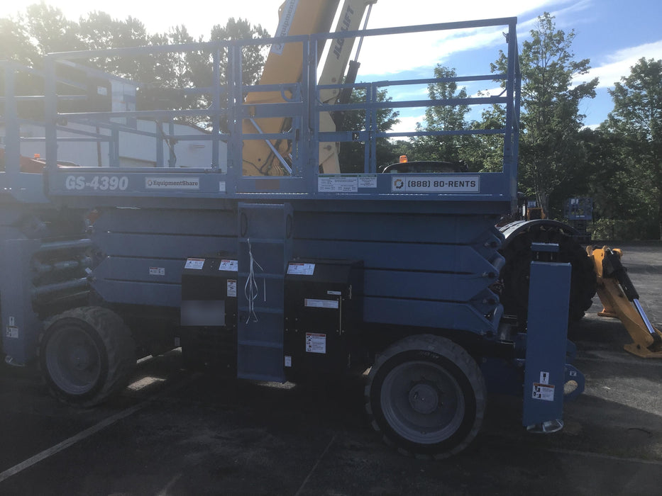 2020 GENIE GS-4390 RT