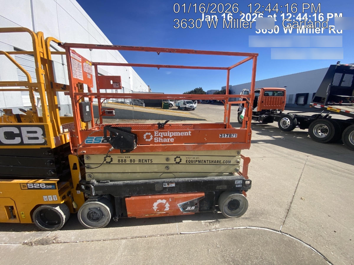 2023 JLG ES2632