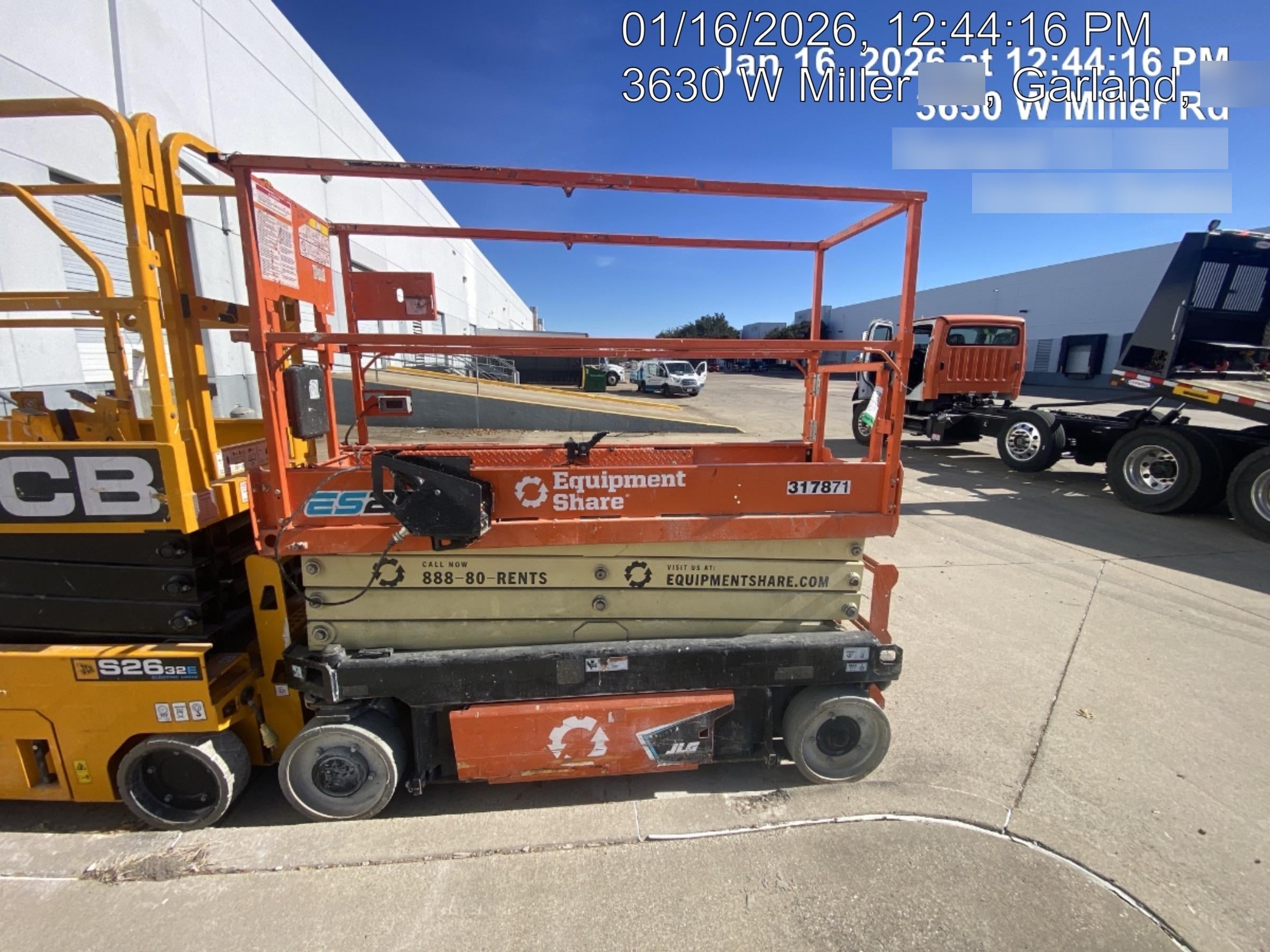 2023 JLG ES2632