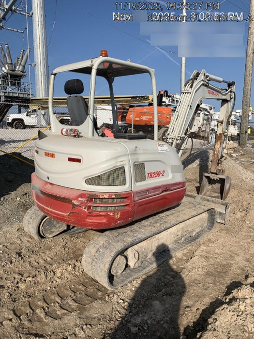 2021 TAKEUCHI TB250-2