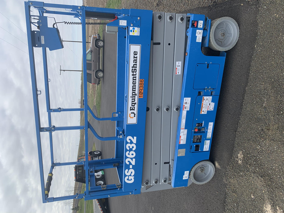 2020 Genie GS-2632 Solid NM Tires, Folding Rails with Half-Height Swing Gate, Beacon, 800W Invertor