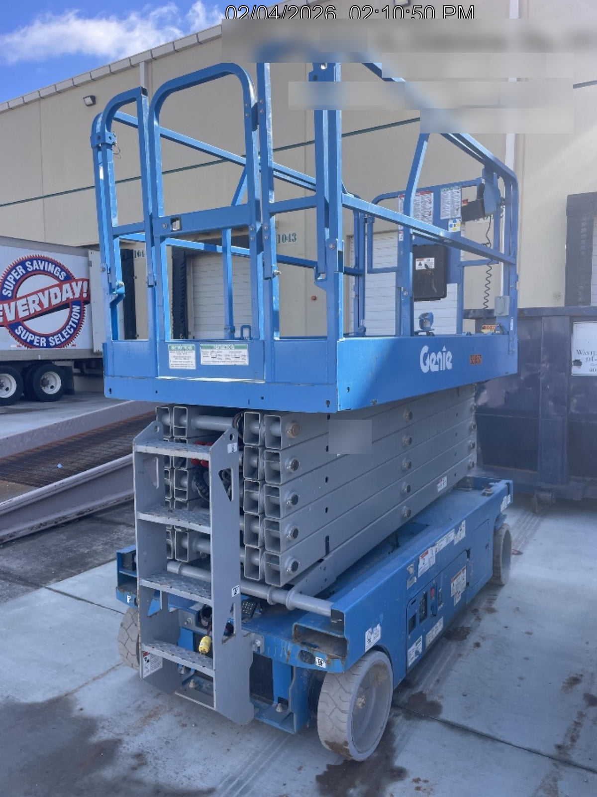 2019 Genie GS-4047 Folding rails with half height swing gate